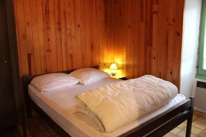 2 soverom og reiseseng for barn