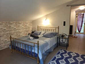 1 bedroom, travel cot, free WiFi - Gîte du Grand Braquet - PUGET-THENIERS (PUGET-THENIERS)