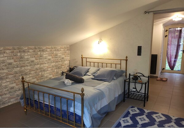 1 bedroom, travel crib, free WiFi