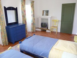 2 室のベッドルーム、WiFi (無料)