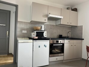 Een magnetron, een oven