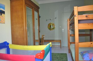3 Schlafzimmer, Reisekinderbett, kostenloses WLAN