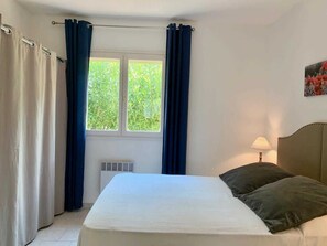 2 Schlafzimmer, Reisekinderbett, kostenloses WLAN