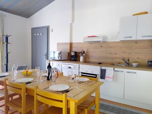 Microwave, oven, dishwasher