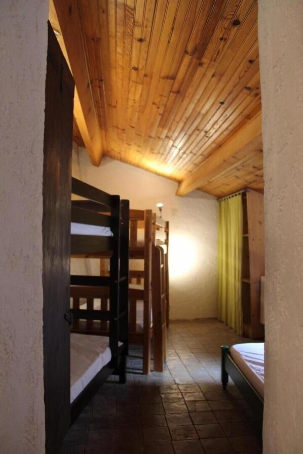 2 bedrooms