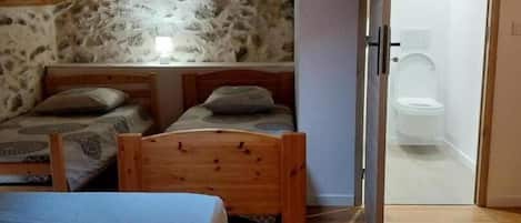 2 bedrooms