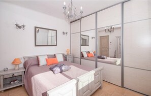3 bedrooms, travel crib, free WiFi
