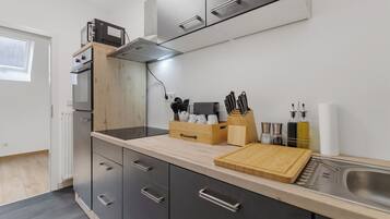 Mikrowelle, Ofen, Herdplatte, Geschirrspüler