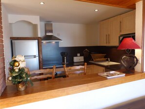 Micro-ondes, four, lave-vaisselle