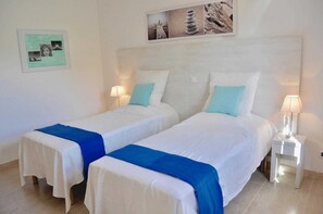 3 camere, culla da viaggio, Wi-Fi gratuito