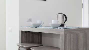 Premium Apartment, 2 Bedrooms | Private kitchen | Fridge, stovetop, coffee/tea maker, electric kettle