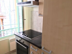 Microondas, horno, lavavajillas