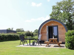 Outdoor dining - Honeypot Hideaways - Acacia (Chester)