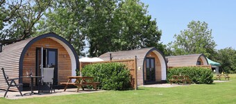 Honeypot Hideaways - Acacia