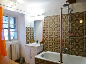 Bathroom - Les Mesanges aux Baux (SERANON)