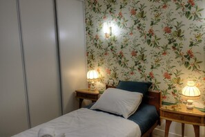 2 bedrooms, travel cot, free WiFi