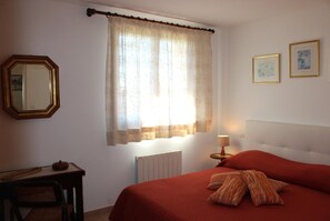 3 bedrooms, travel crib, free WiFi