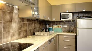 Micro-ondes, four, lave-vaisselle