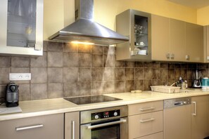 Mikrowelle, Ofen, Geschirrspüler