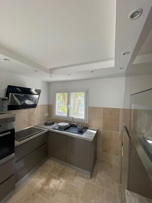 Microwave, dishwasher