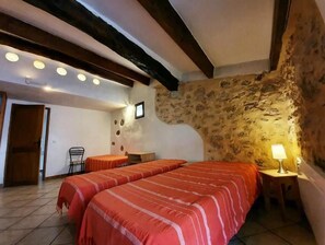 3 bedrooms, travel crib, free WiFi