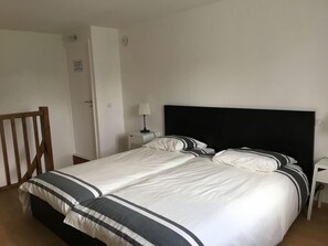 Cuna de viaje y wifi gratis 