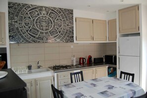 Microwave, oven, dishwasher - La Colline aux Oiseaux (Cagnes-sur-Mer)