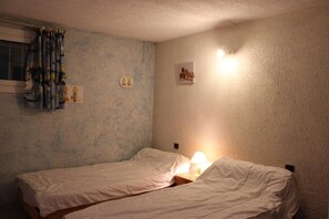 2 dormitoris, un bressol de viatge i wifi gratuïta