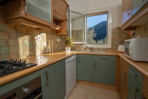 Microwave, oven, dishwasher