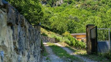 Enceinte de lâhĂ©bergement