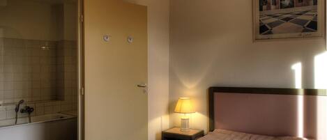 2 bedrooms, free WiFi