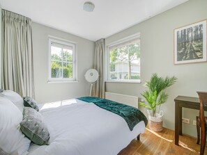 4 chambres, fer et planche à repasser, lit parapluie, Wi-Fi