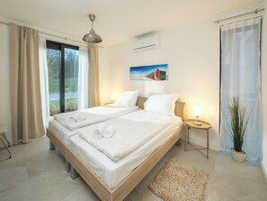 3 bedrooms, iron/ironing board, travel crib, WiFi