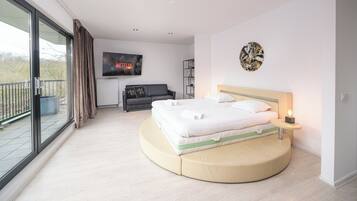 4 slaapkamers, reisbedje, wifi, beddengoed