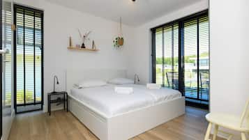 4 makuuhuonetta, silitysrauta/-lauta, vauvan matkasänky, Wi-Fi