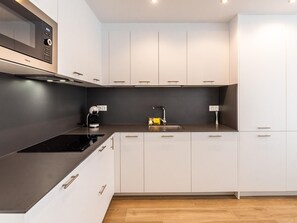 Kühlschrank, Mikrowelle, Geschirrspüler