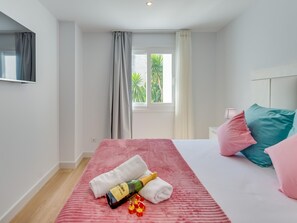 3 bedrooms, free WiFi, bed sheets