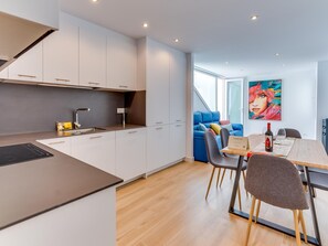 Fridge, microwave, dishwasher, coffee/tea maker