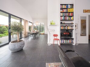 Interior - 4-person villa with green garden, private jetty, 2 bathrooms, hammock, canoe and sunny terrace. Located at Villa Resort Harderwold between forest and water! (Zeewolde)