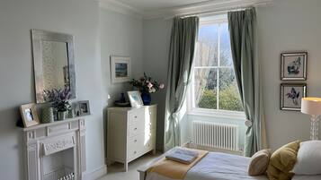 5 dormitorios, decoración individual, mobiliario individual