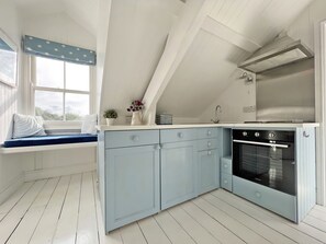 Dishwasher, cookware/dishes/utensils