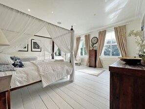 5 habitaciones, decoración personalizada y muebles diferentes