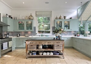 Lavavajillas y utensilios de cocina 