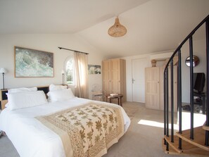 4 bedrooms, free WiFi