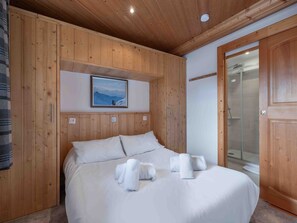 4 bedrooms, free WiFi, bed sheets