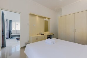 Basic Villa | Individually decorated, individually furnished, laptop workspace - Gloen Villa by Betterplace (Canggu)