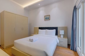 Basic Villa | Individually decorated, individually furnished, laptop workspace