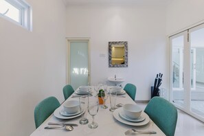 Dining room - Gloen Villa by Betterplace (Canggu)