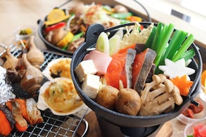 每日供应自助式早餐(每人 JPY 1500)