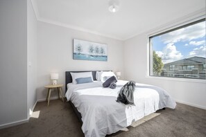 4 bedrooms, desk, iron/ironing board, WiFi